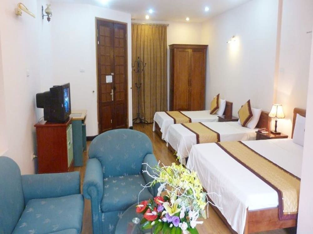 Camellia Hanoi Hotel Family Room, Non Smoking, City View 2