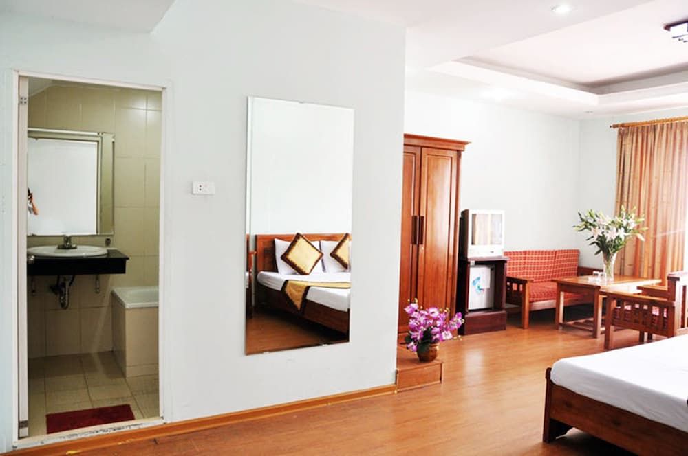 Camellia Hanoi Hotel Family Room, Non Smoking, City View 6