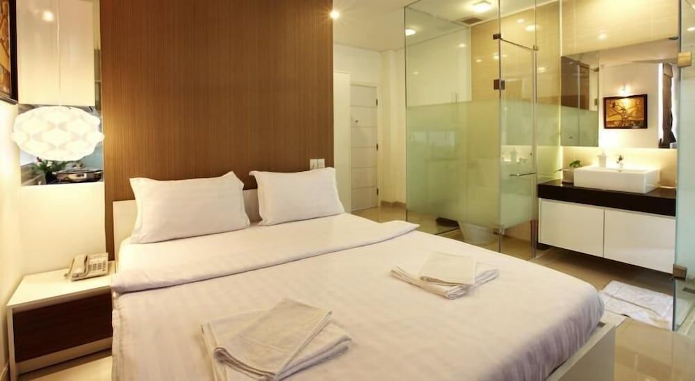 undefined Yellow House Saigon Hotel 8