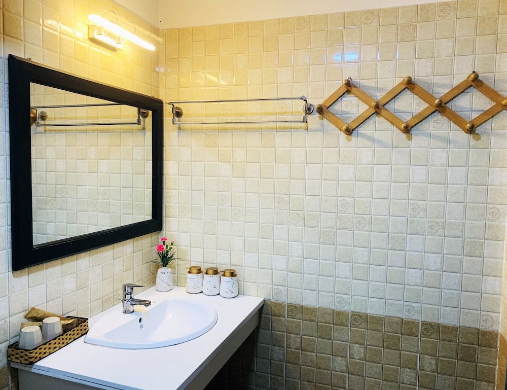 Dinh Gia Home Deluxe Bungalow with lake view 9