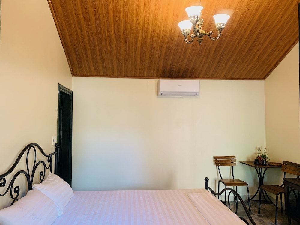 Dinh Gia Home Classic Bungalow 6