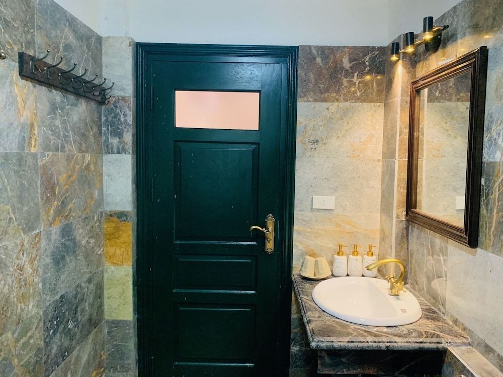 Dinh Gia Home Classic Bungalow 12