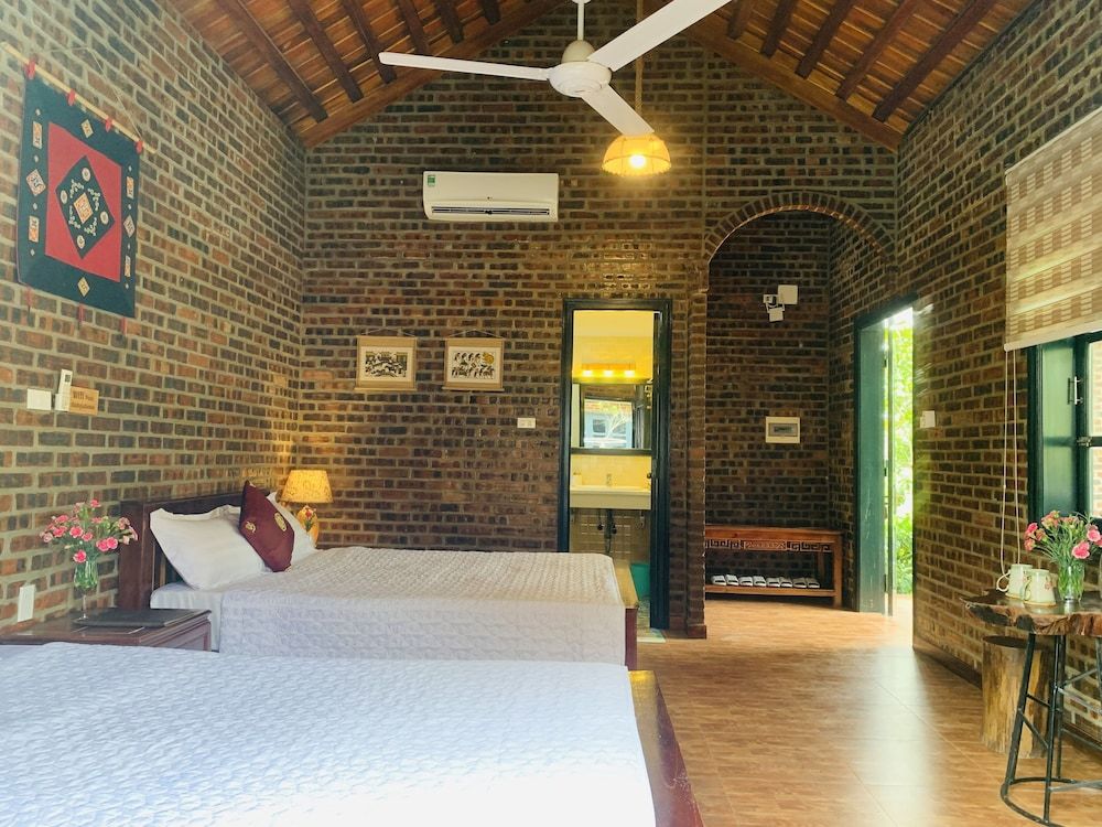 Dinh Gia Home Deluxe Bungalow with garden view 2