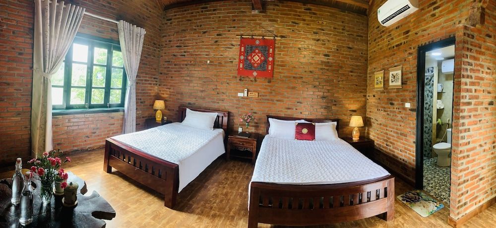 Dinh Gia Home Deluxe Bungalow with lake view 6