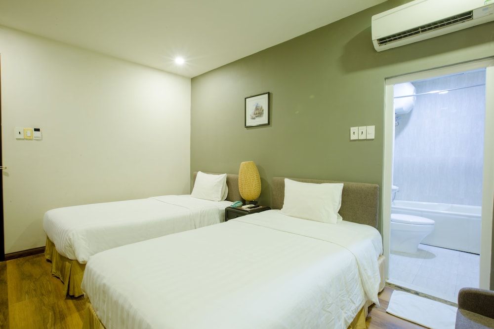Standard Twin Room (No view)