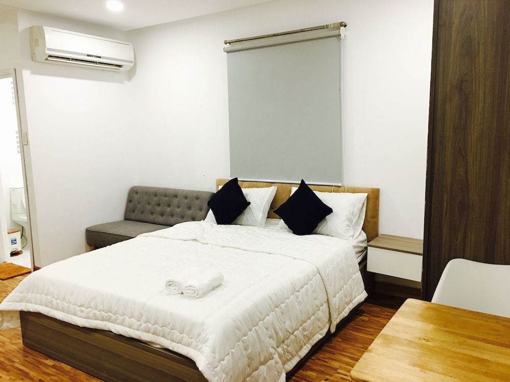 undefined Smiley Apartment 11 7