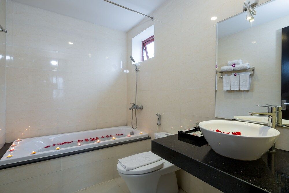 Bantique Hotel Deluxe Triple Room 4