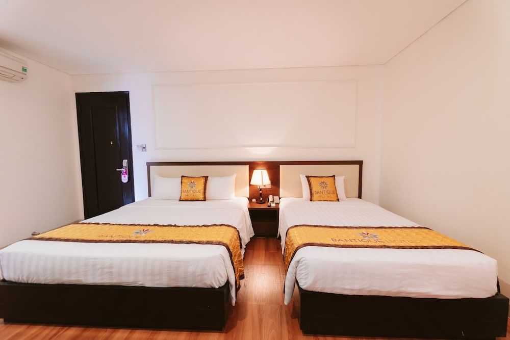 Bantique Hotel Deluxe Triple Room 7