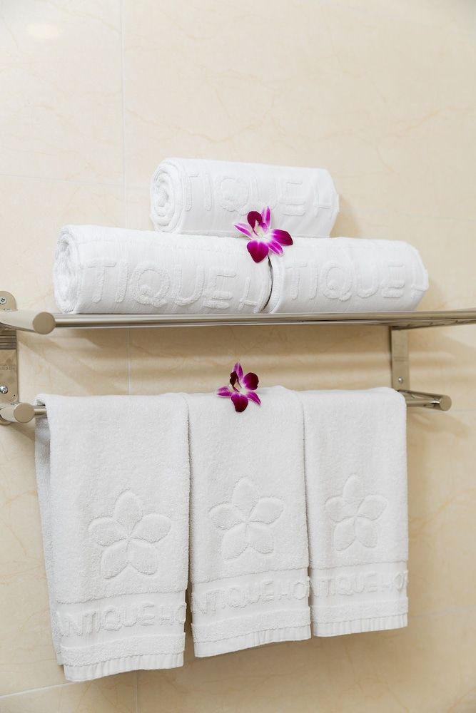 Bantique Hotel Deluxe Triple Room 3