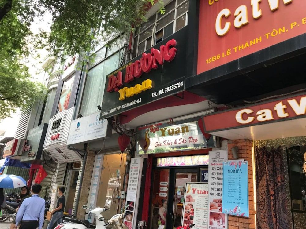 undefined Lancaster Le Thanh Ton Free3G 15th 3