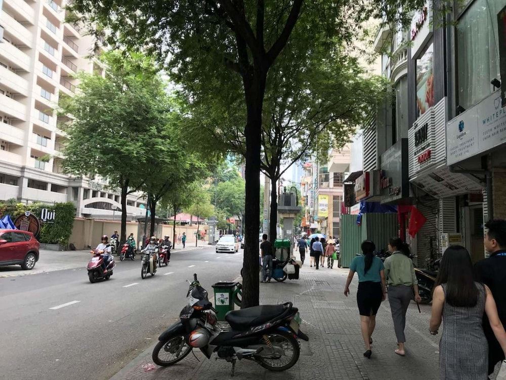 undefined Lancaster Le Thanh Ton Free3G 15th 4