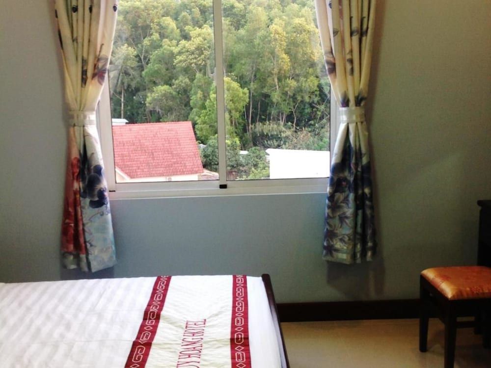 Huy Hoang Hotel Double Room 12