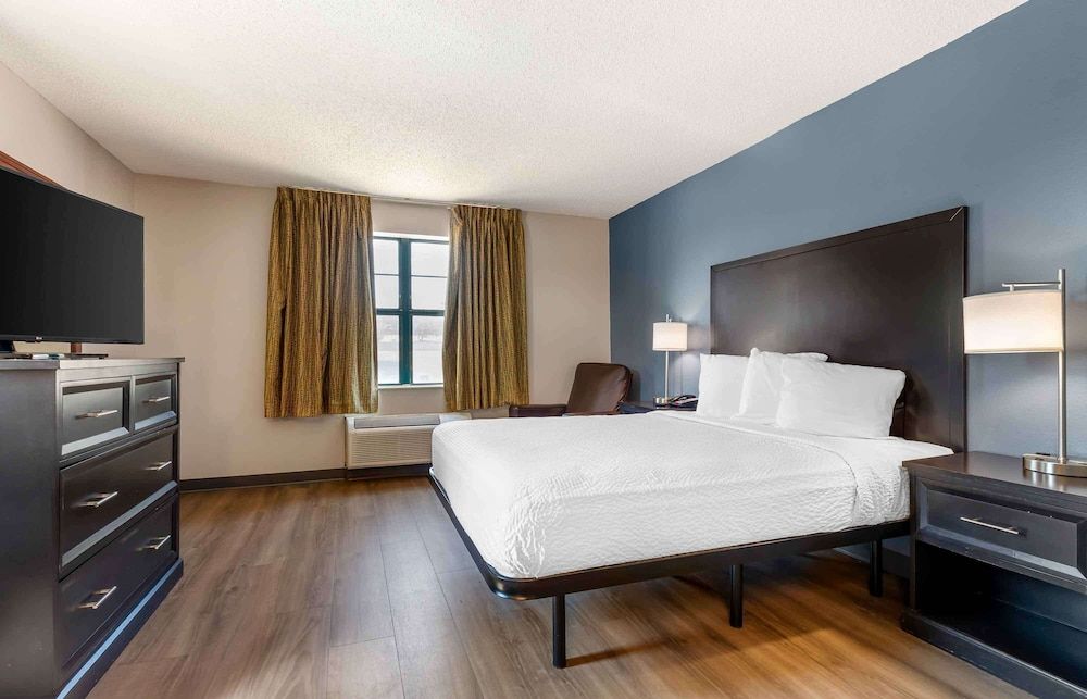 Studio, 1 King Bed, Non Smoking