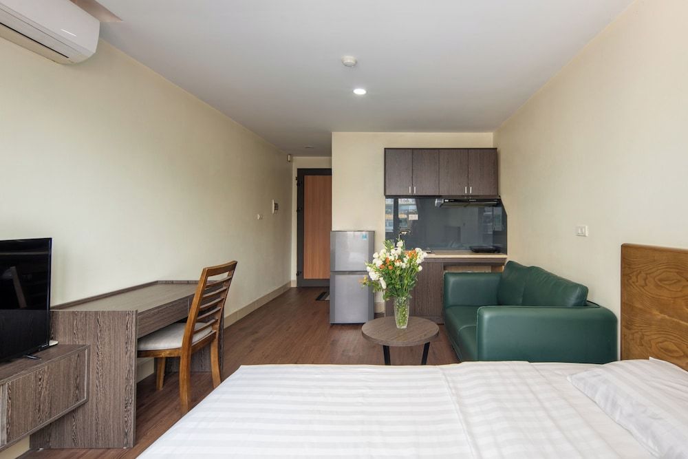 Granda Hanoi Hotel & Apartment Deluxe Studio 8