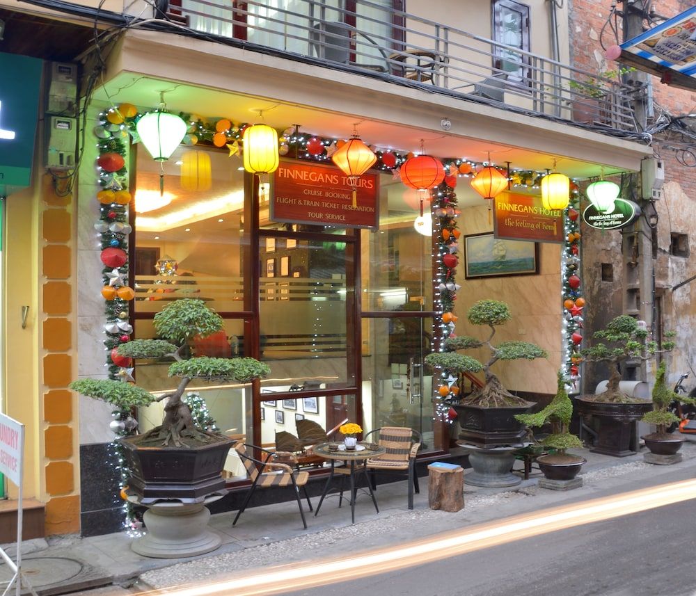 undefined Finnegans Hotel 2