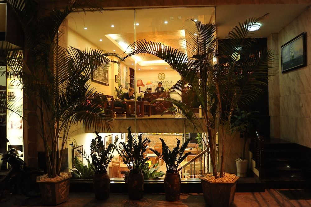 undefined Finnegans Hotel 4