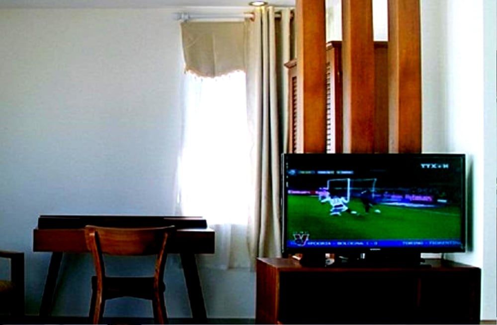 undefined Paradise Hotel 4