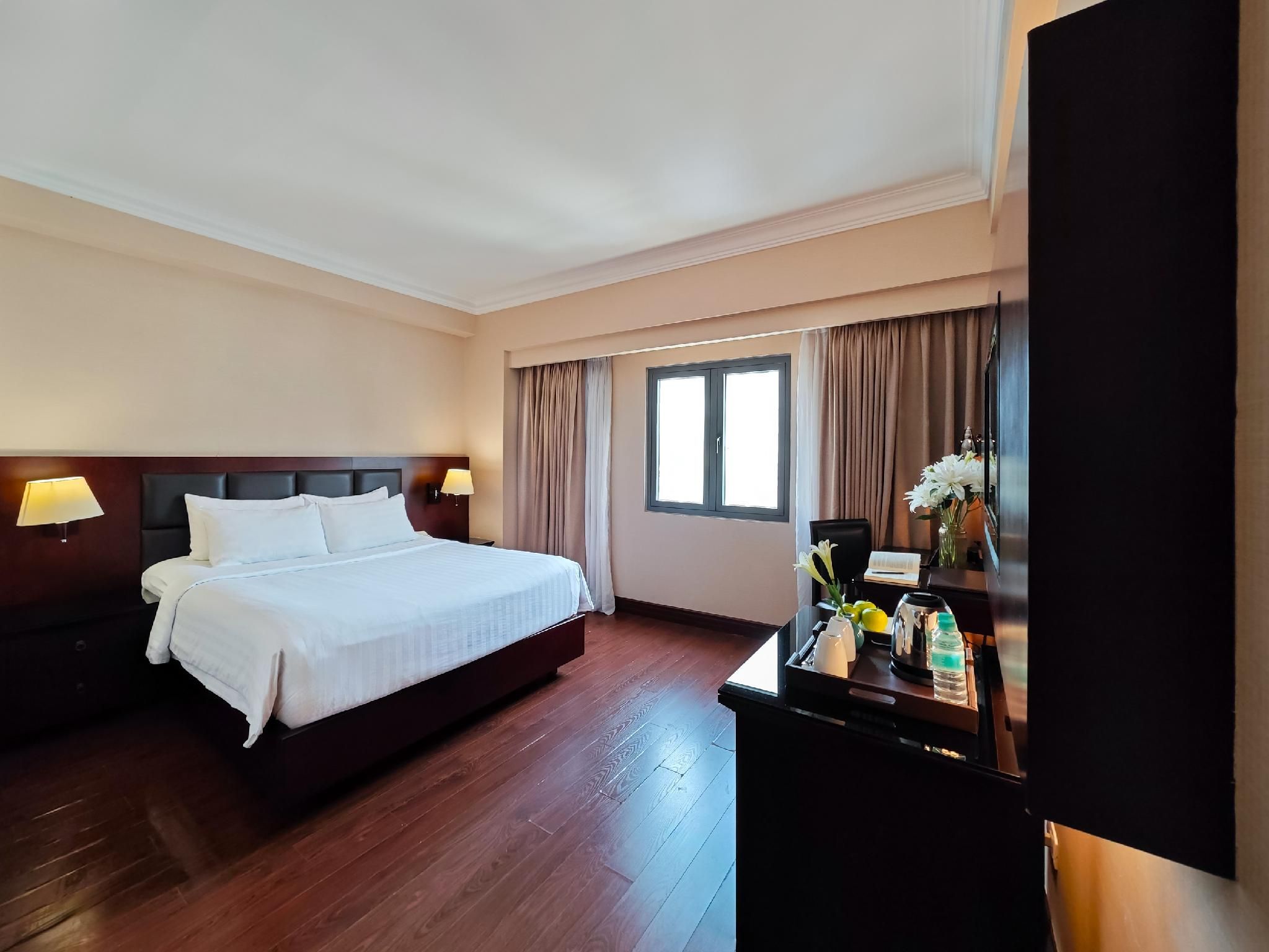 Superior Deluxe Window