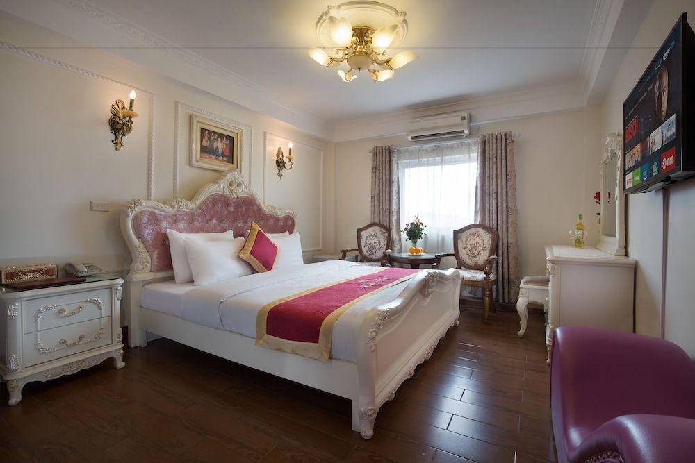 Ruby Hotel Standard Queen Room 3