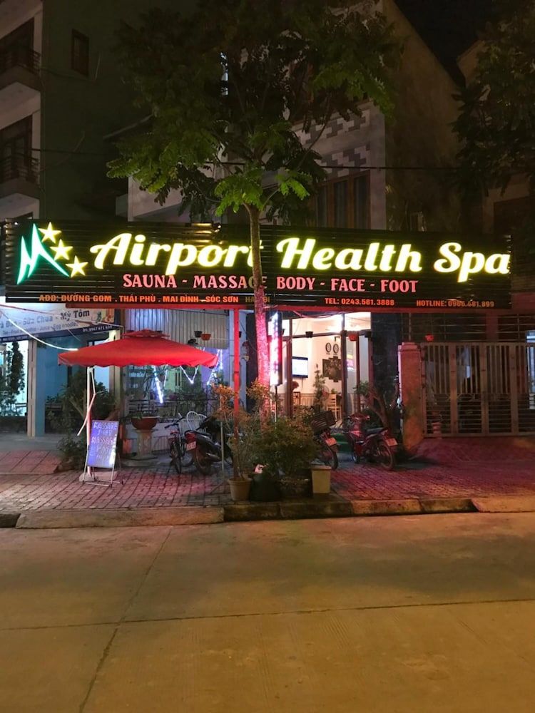 undefined Family Airport Hotel 4