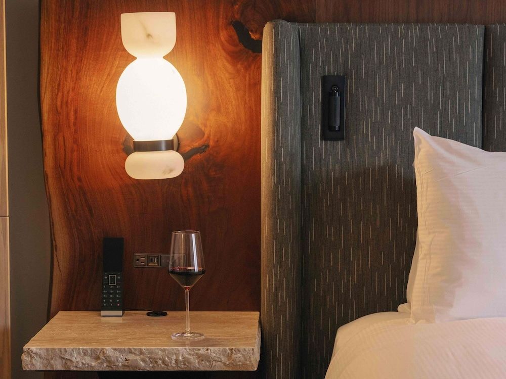 Rimrock Banff, Emblems Collection Classic Room, 2 Queen Beds 5