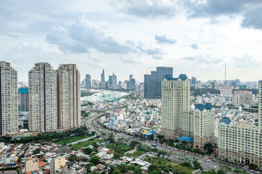 Hoasun Boutique Apartment - Vinhomes Central Park One-Bedroom Apartment with Balcony and City View 22