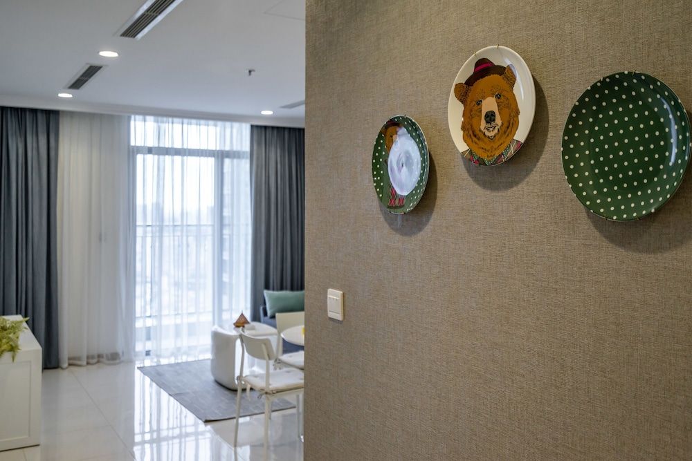 Hoasun Boutique Apartment - Vinhomes Central Park One-Bedroom Apartment with Balcony and City View 18
