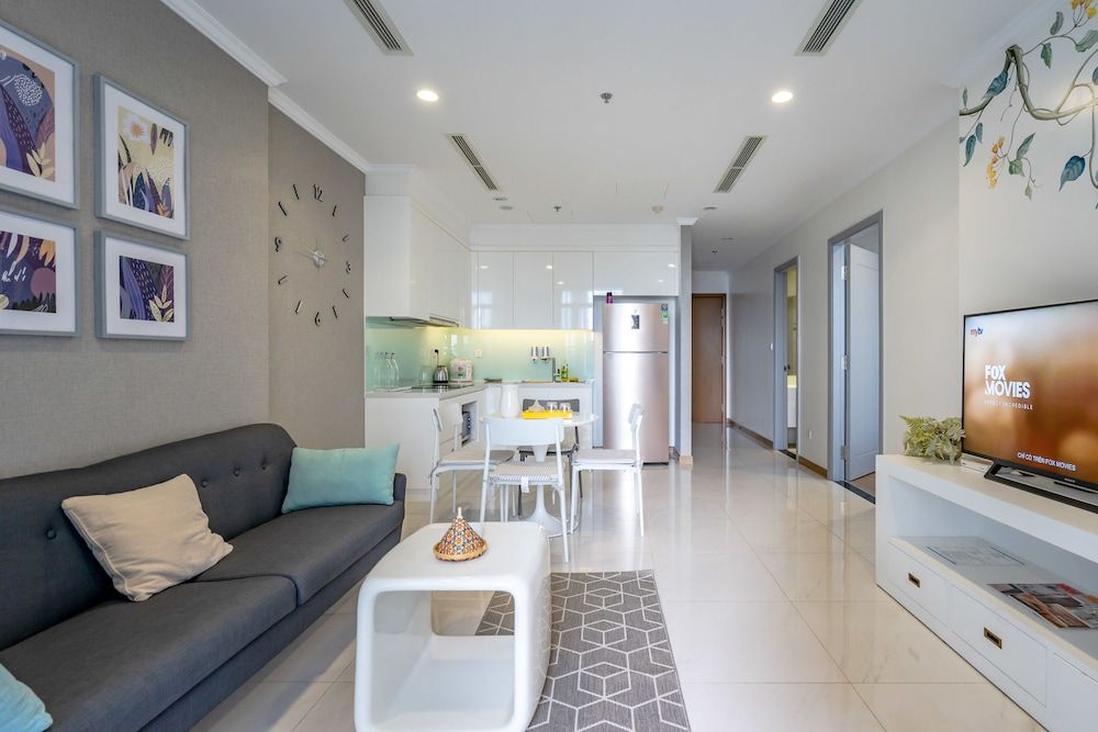 Hoasun Boutique Apartment - Vinhomes Central Park One-Bedroom Apartment with Balcony and City View 13