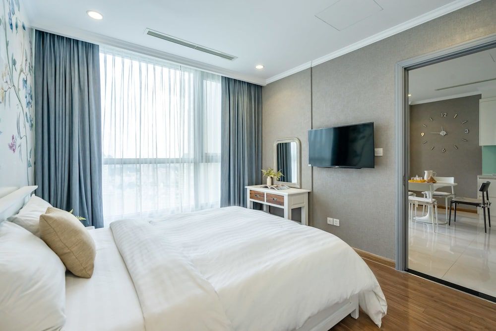 undefined Hoasun Boutique Apartment - Vinhomes Central Park 5
