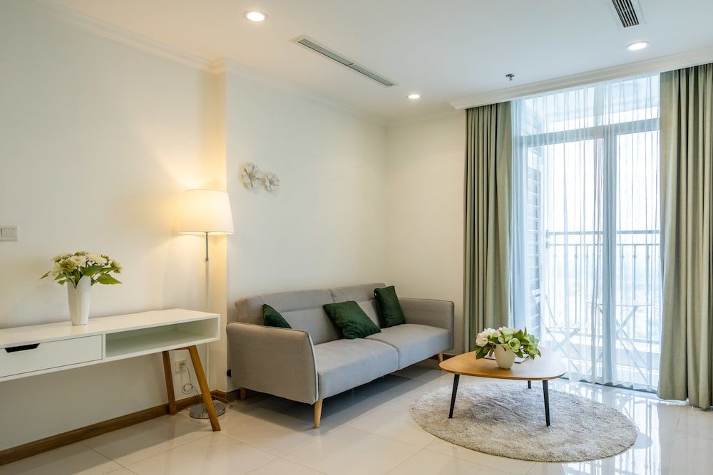 Hoasun Boutique Apartment - Vinhomes Central Park One-Bedroom Apartment with Balcony and City View 13
