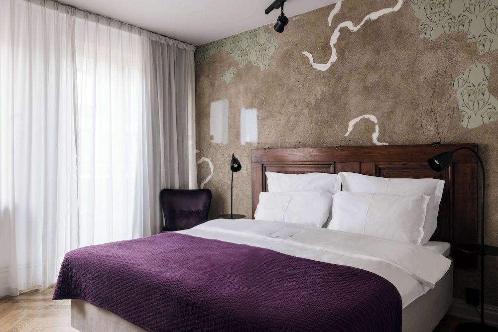 Room, 1 King Bed, Balcony