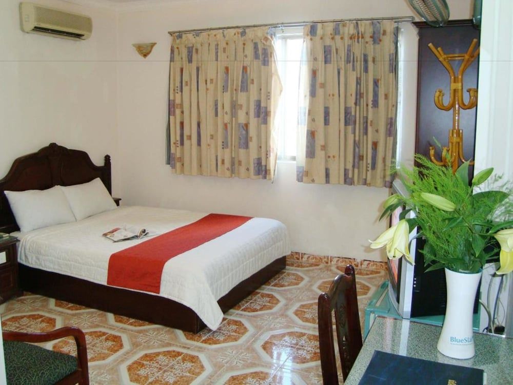 Tan Hoang Long Hotel District 5 Standard Double Room
