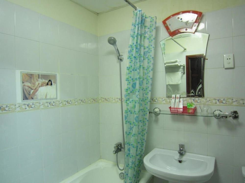 Tan Hoang Long Hotel District 5 Standard Double Room 2