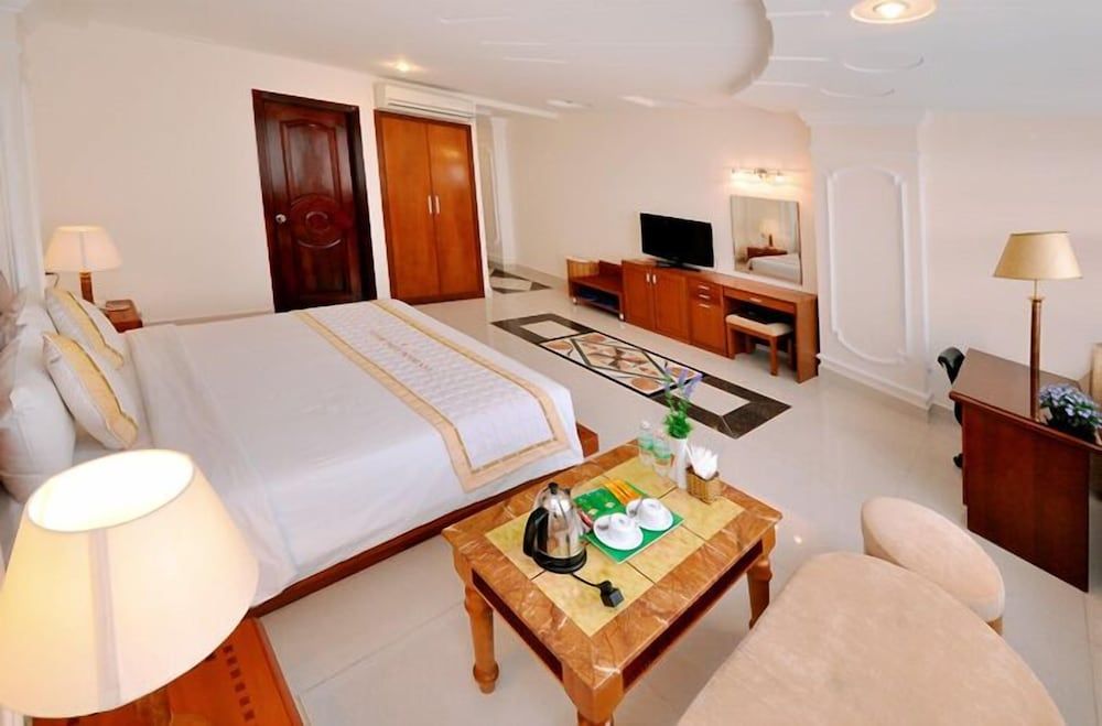 undefined Tan Hoang Long Hotel District 5 7