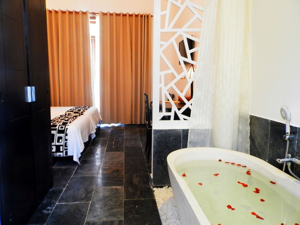 Hoi An TNT Villa Classic Room, Garden View 5