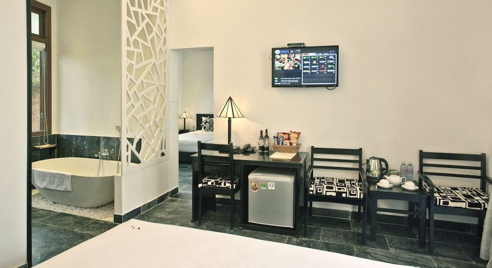 Hoi An TNT Villa Classic Room, Garden View 6