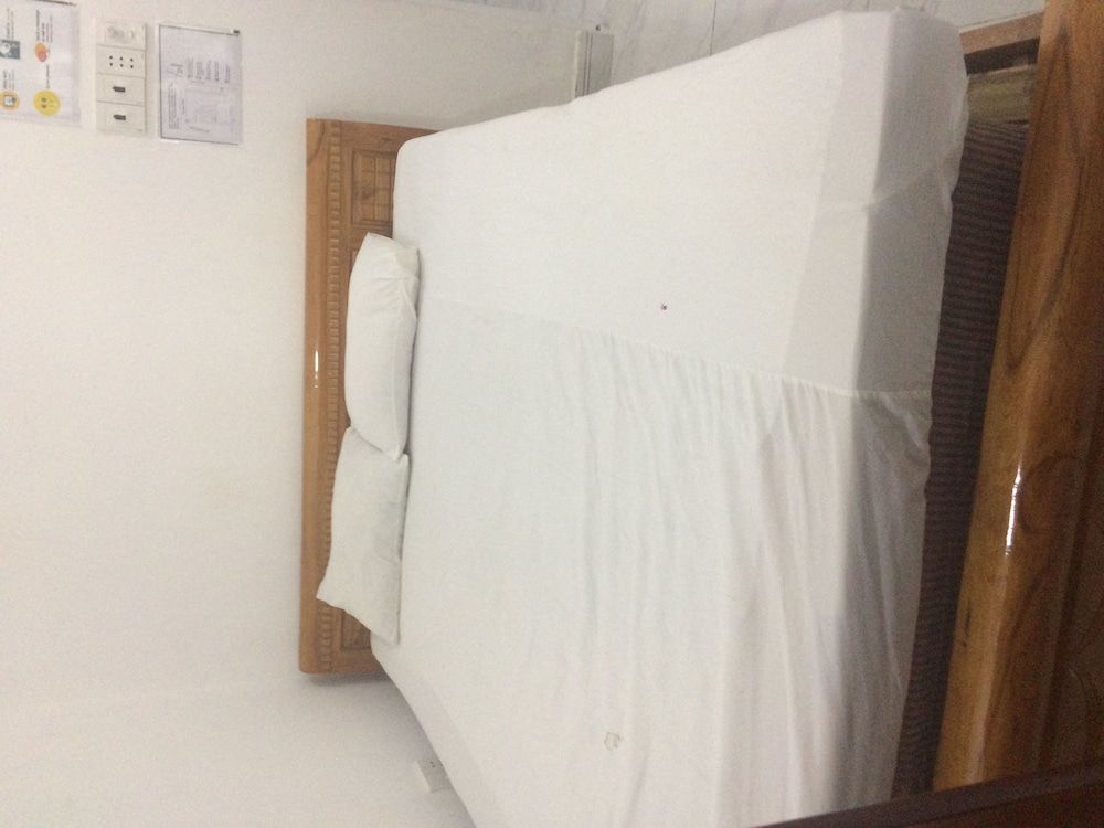 undefined Vinabooker Cong Quynh 2