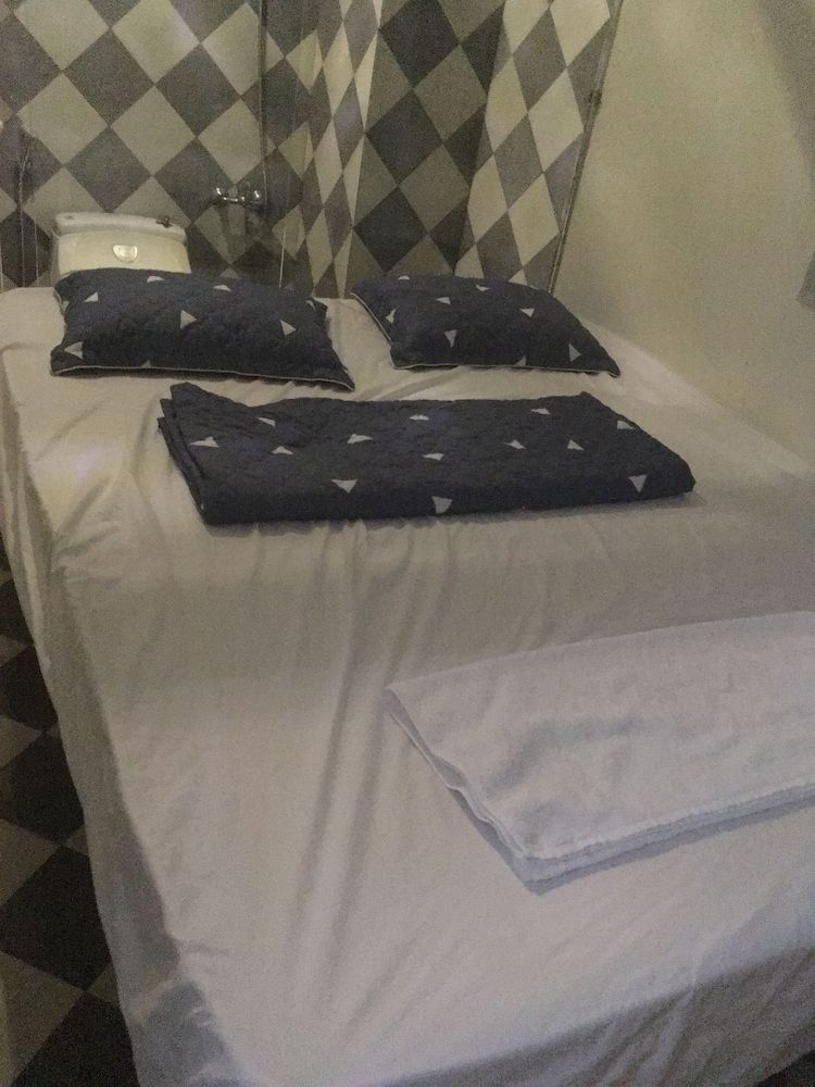 undefined Vinabooker Cong Quynh 3