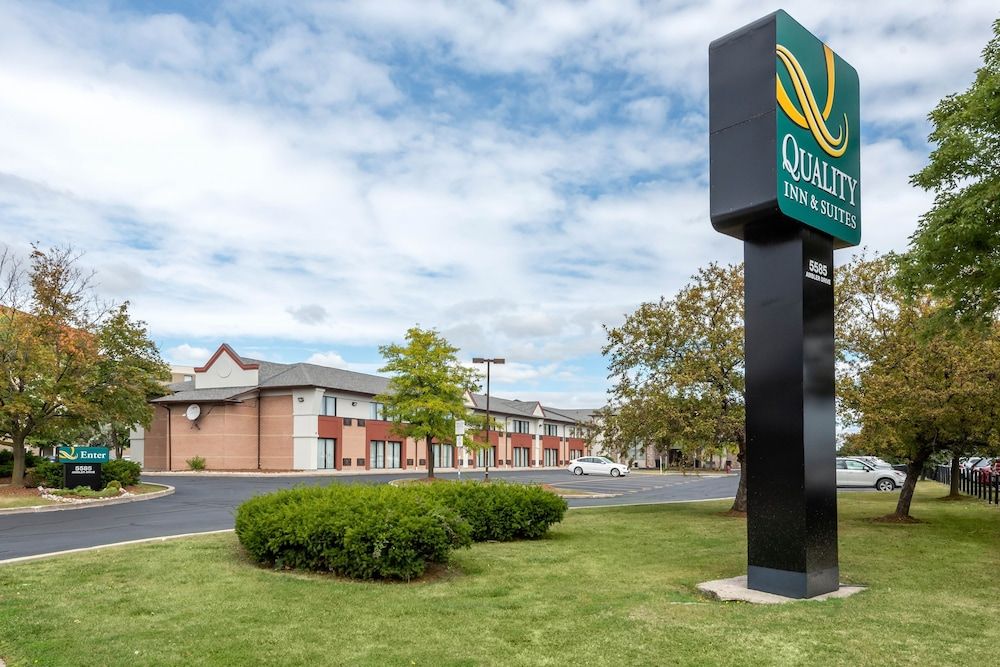 undefined Quality Inn & Suites - Toronto West 8