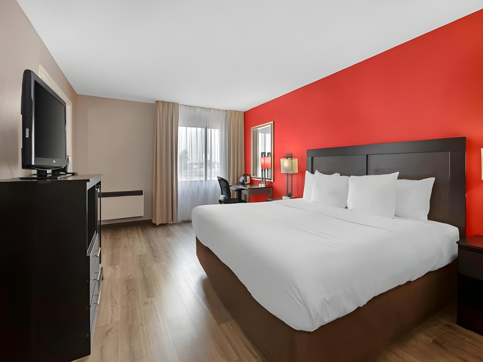 undefined Quality Inn & Suites - Toronto West 8