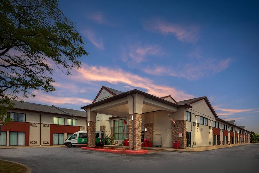 undefined Quality Inn & Suites - Toronto West 6