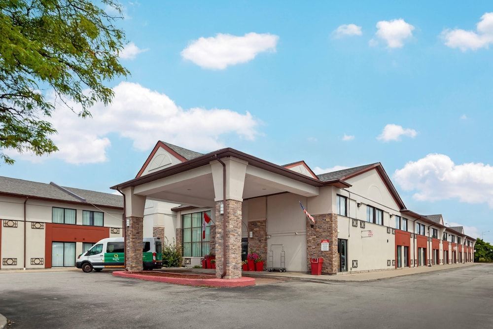 undefined Quality Inn & Suites - Toronto West 2