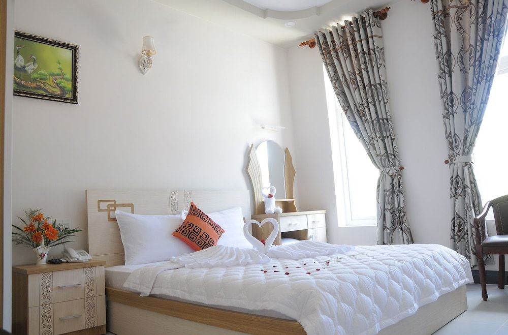 undefined Jiny Tran Hotel