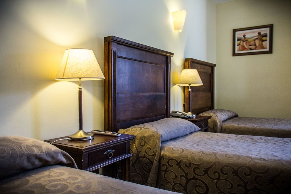 Hotel Kalken Triple Room 2