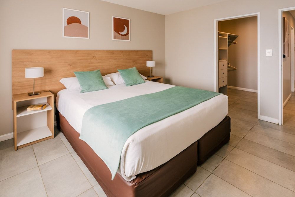 La Vela Apartment, Courtyard View 3