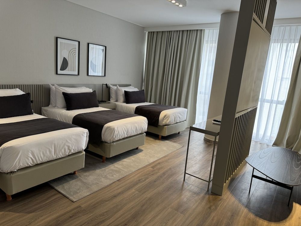 Guemes Hotel & Spa Suite Triple 2