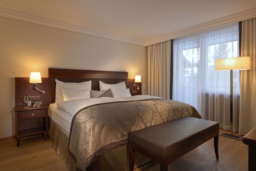 Alpine Classic Suite, Mountain view