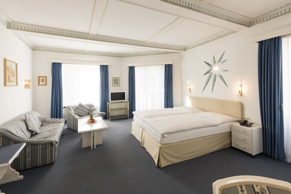 Languard Superior Double Room, Lake View 5