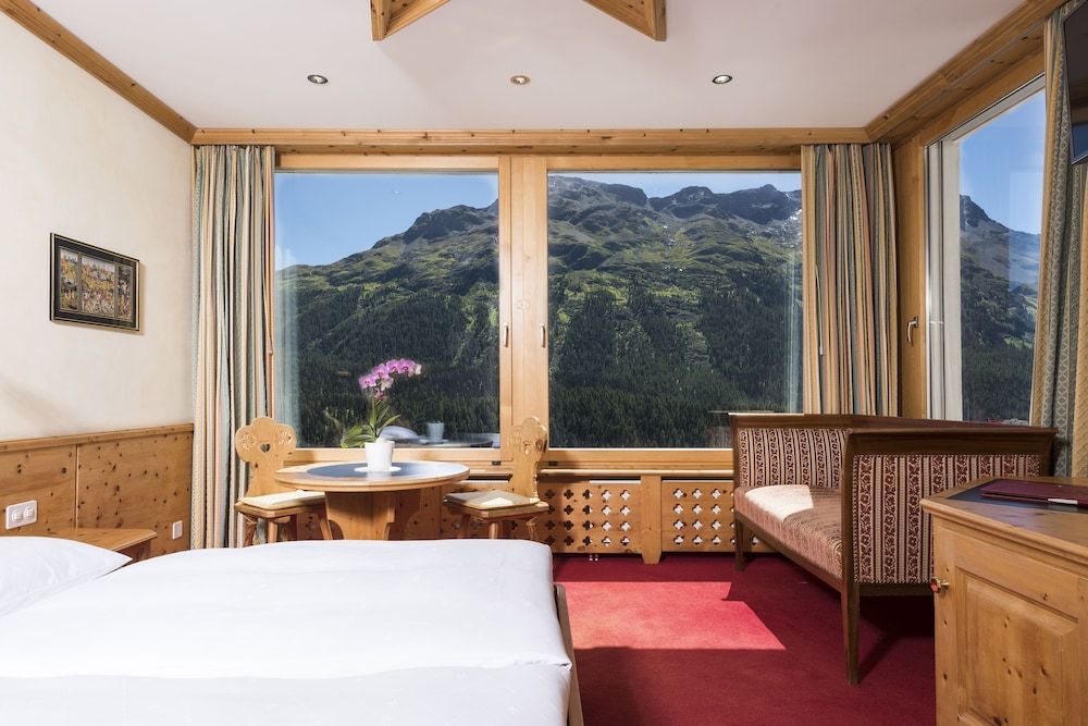 Languard Superior Double Room, Lake View 3