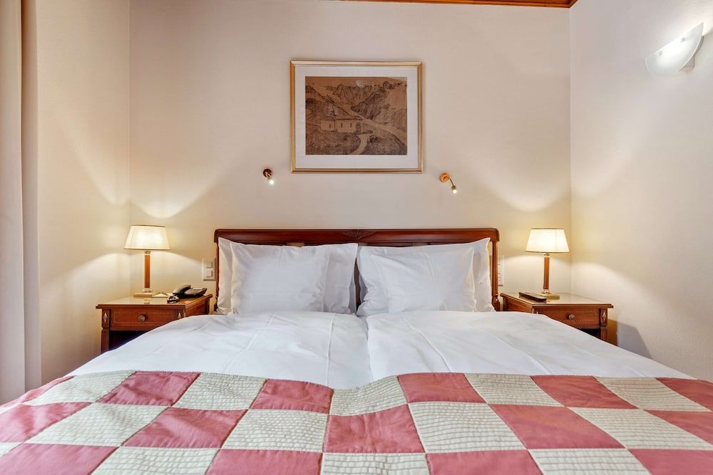 Suite, 1 Bedroom, Corner (Matterhorn View)